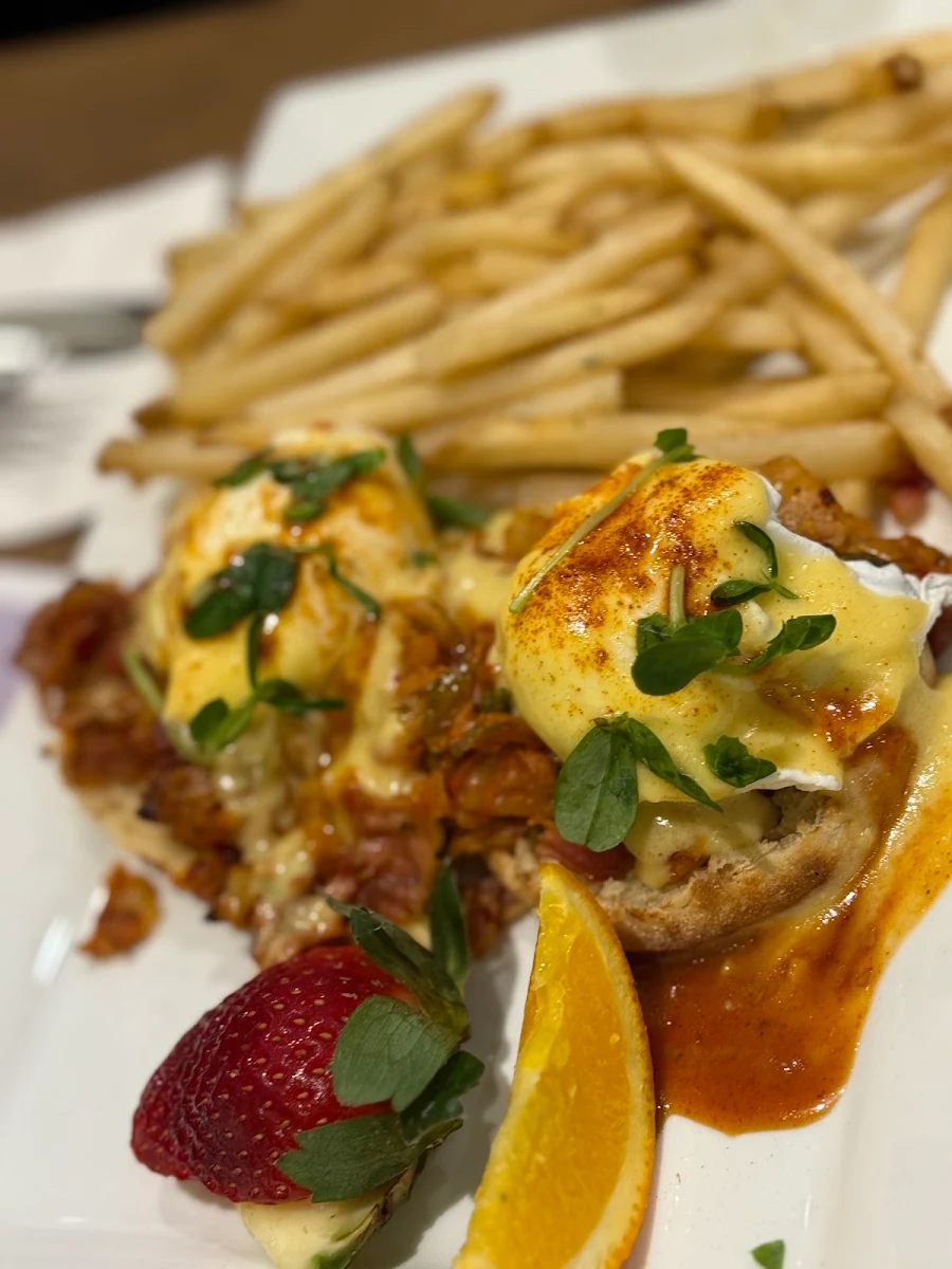 Fried Chicken Benedict Bénédictines Poulet Frit