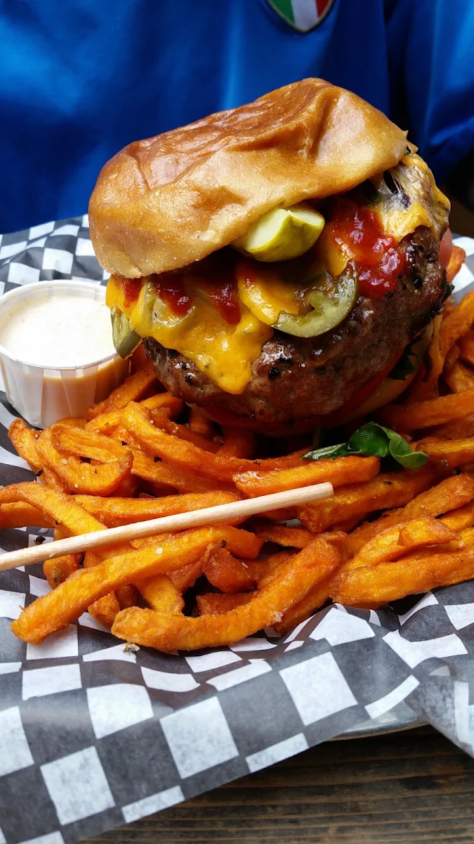 Cheeseburger and Sweet Potato Fries