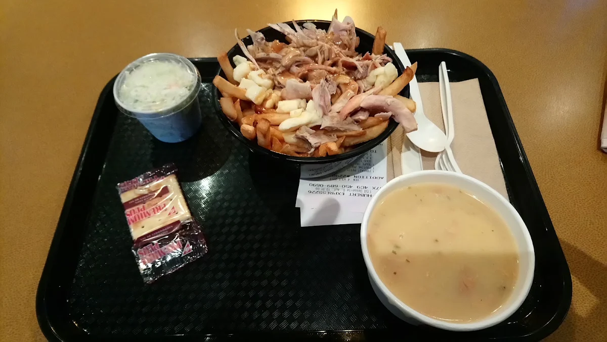 Crème de Poulet Et Poutine Viande Brune