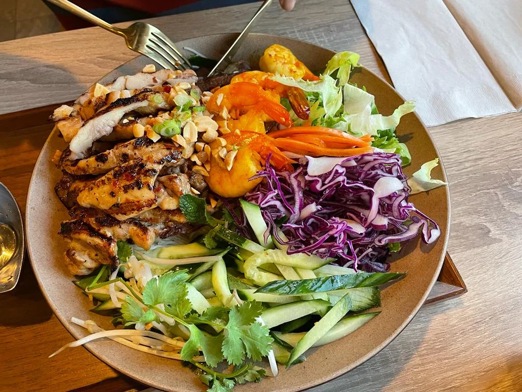 Grilled Meat Salad Bowl