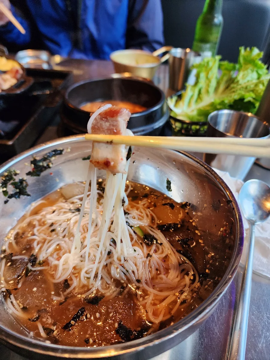 잔치국수 Hot Thin Noodle Soup