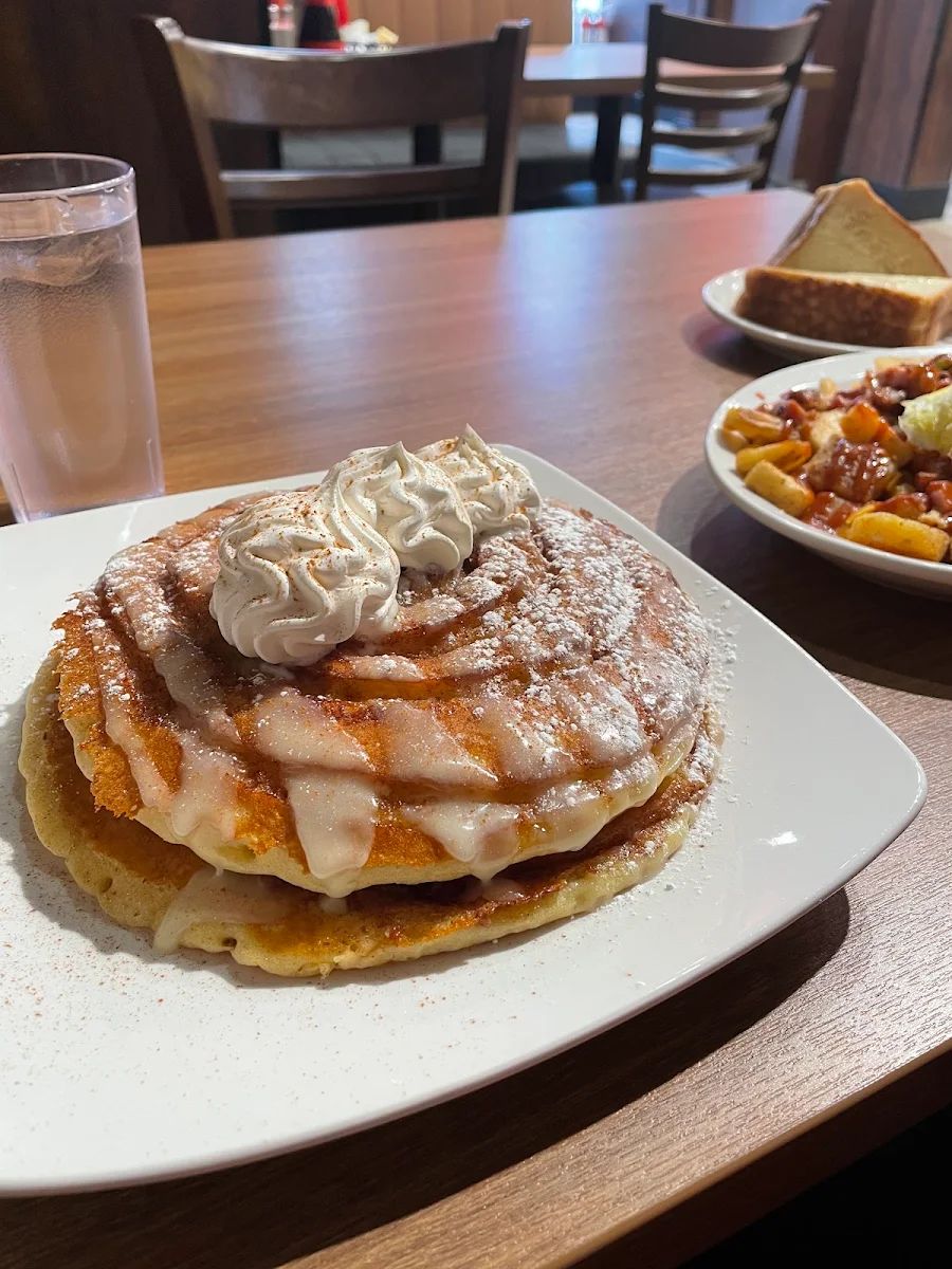 Cinnamon Bun Pancakes