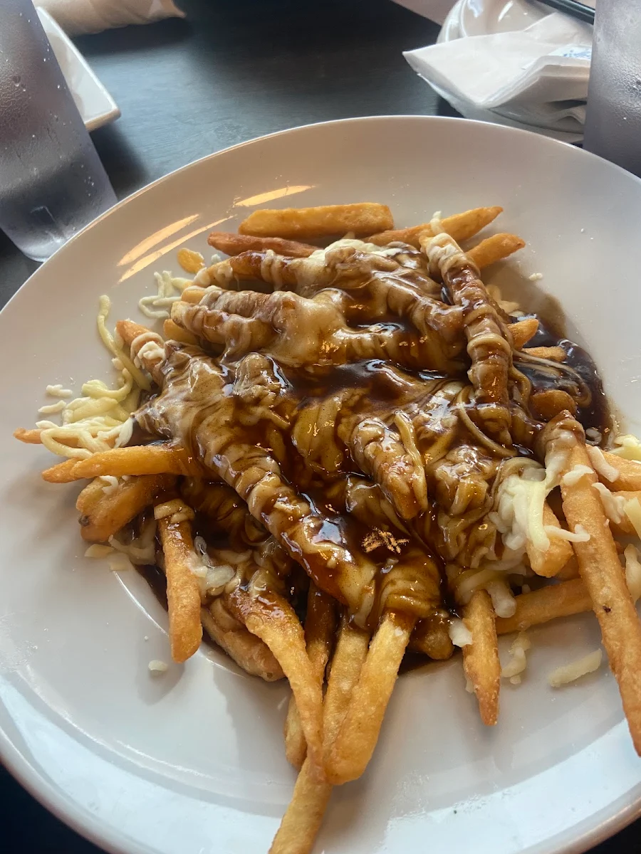 Poutine, Broadway Bar & Grill