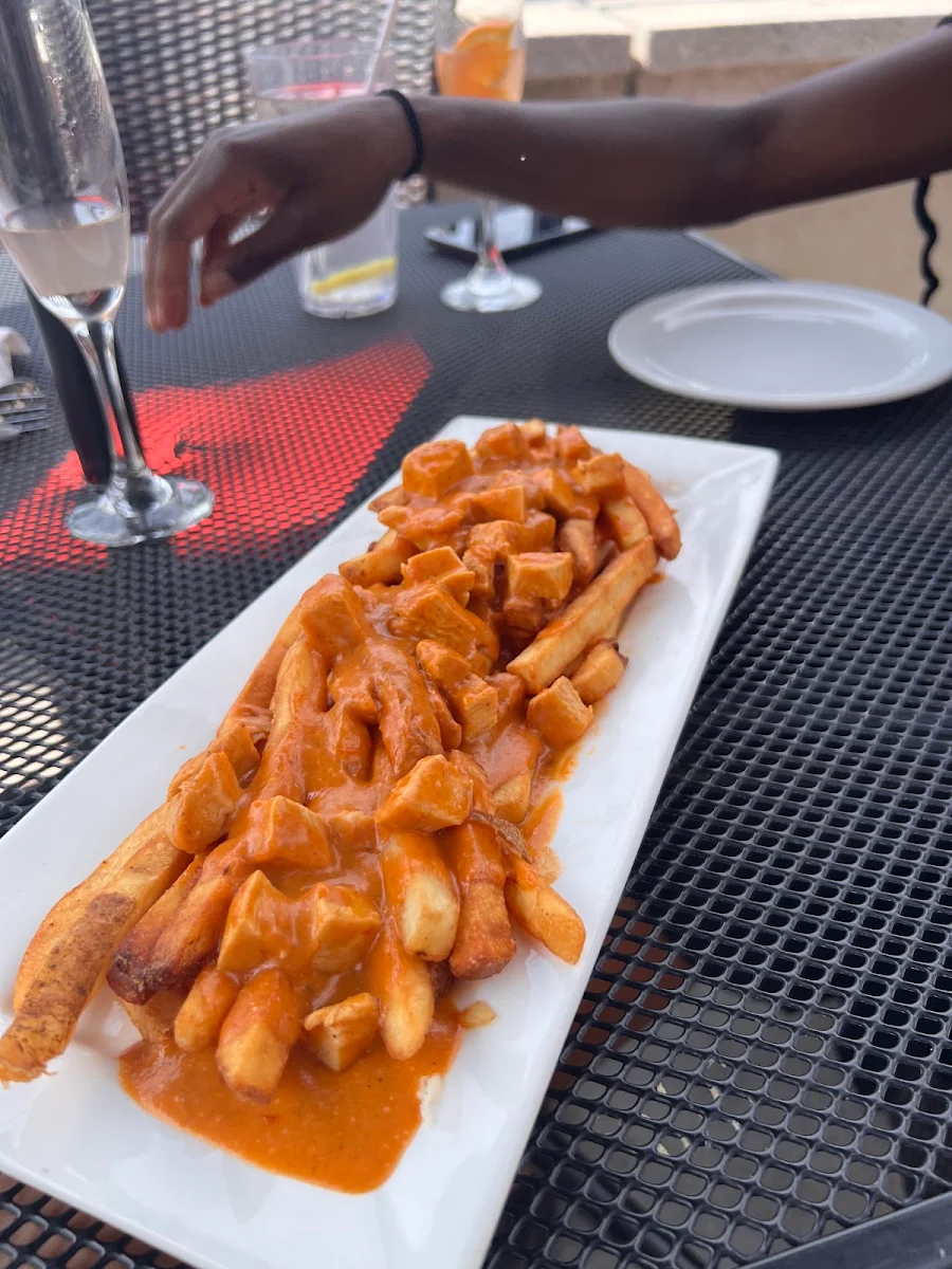 Butter Chicken Poutine
