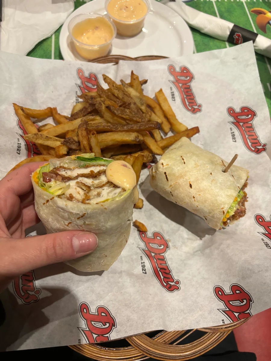Highlights, Dunn's Famous St-Eustache