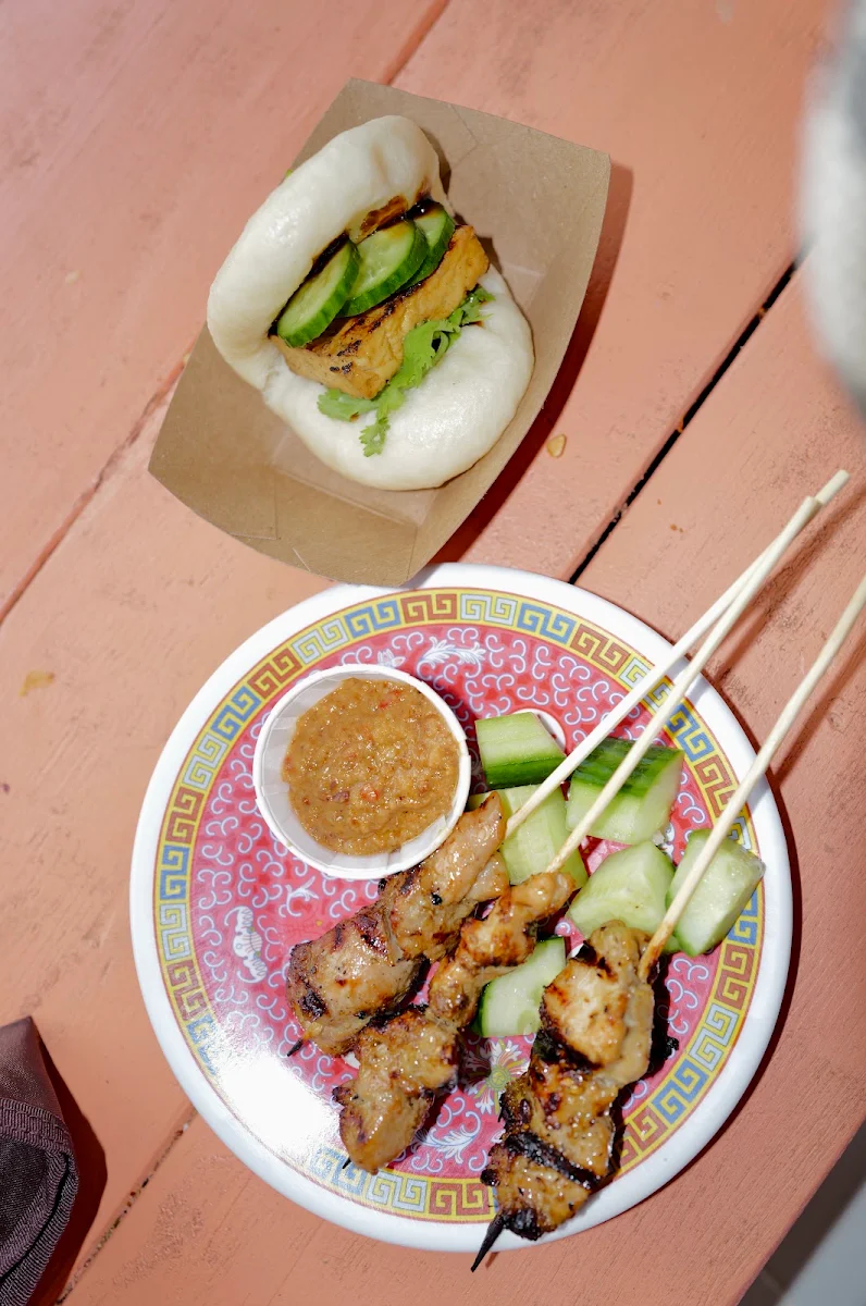 Tofu Bun and Chicken Skewers