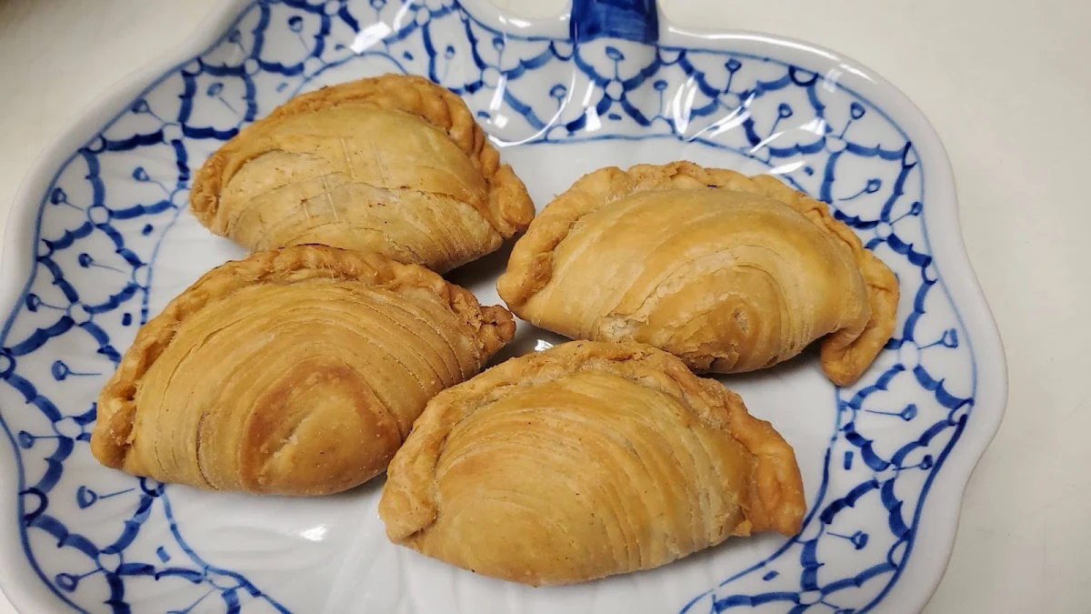 Curry Puff 4 Piece