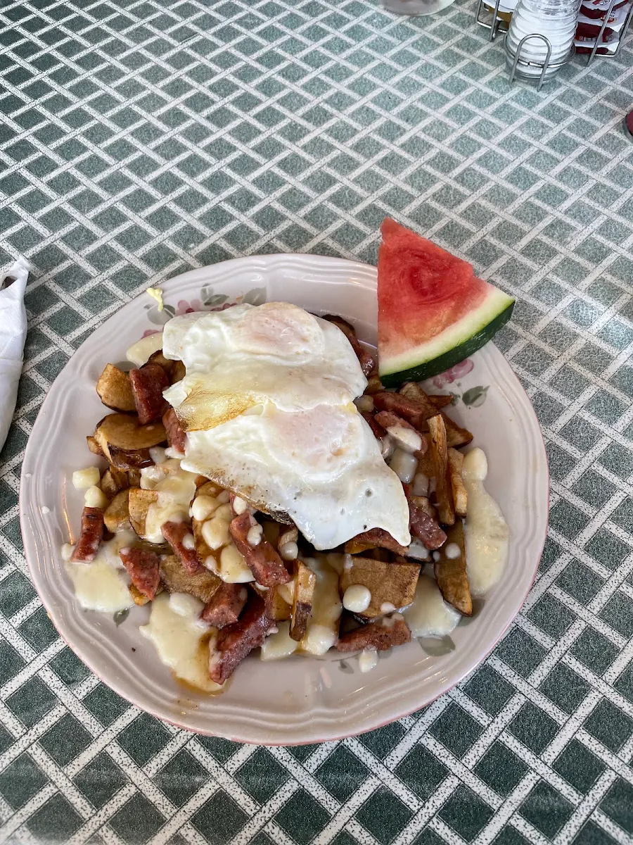 Breakfast Poutine