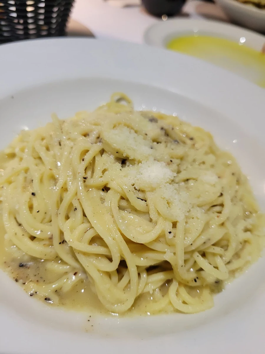 Spaghetti Cacio E Pepe