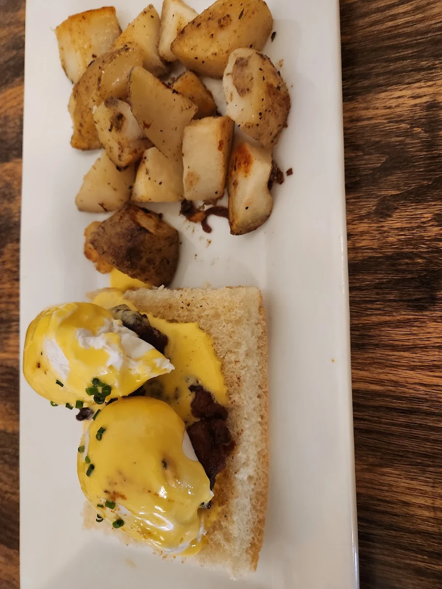 Mexicana Eggs Benedict