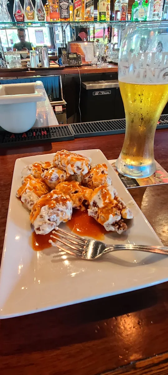 Boneless Wings with Spicy Garpar Sauce