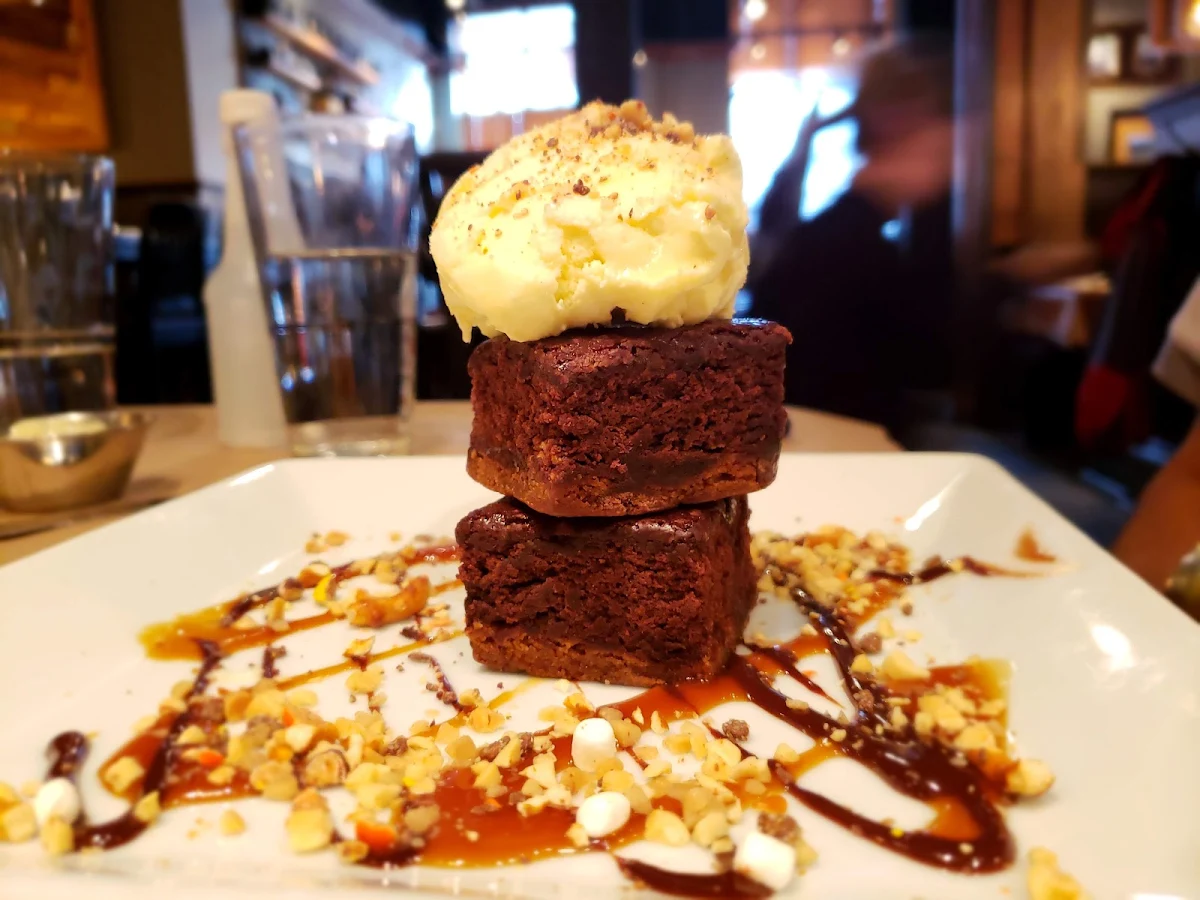 Vanilla Ice Cream Brownie Sliders