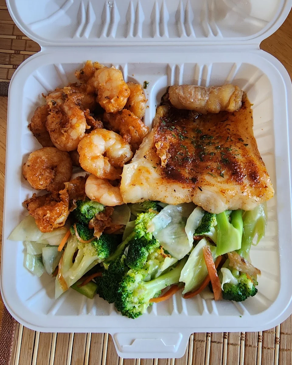 Blackened Fish and Schrimp with Mixed Vegetables