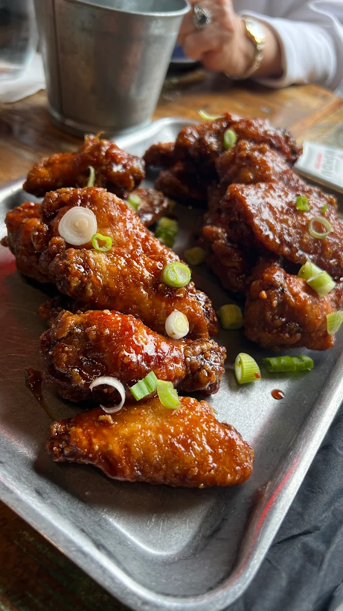 Legendary Wnt Buffalo Wings