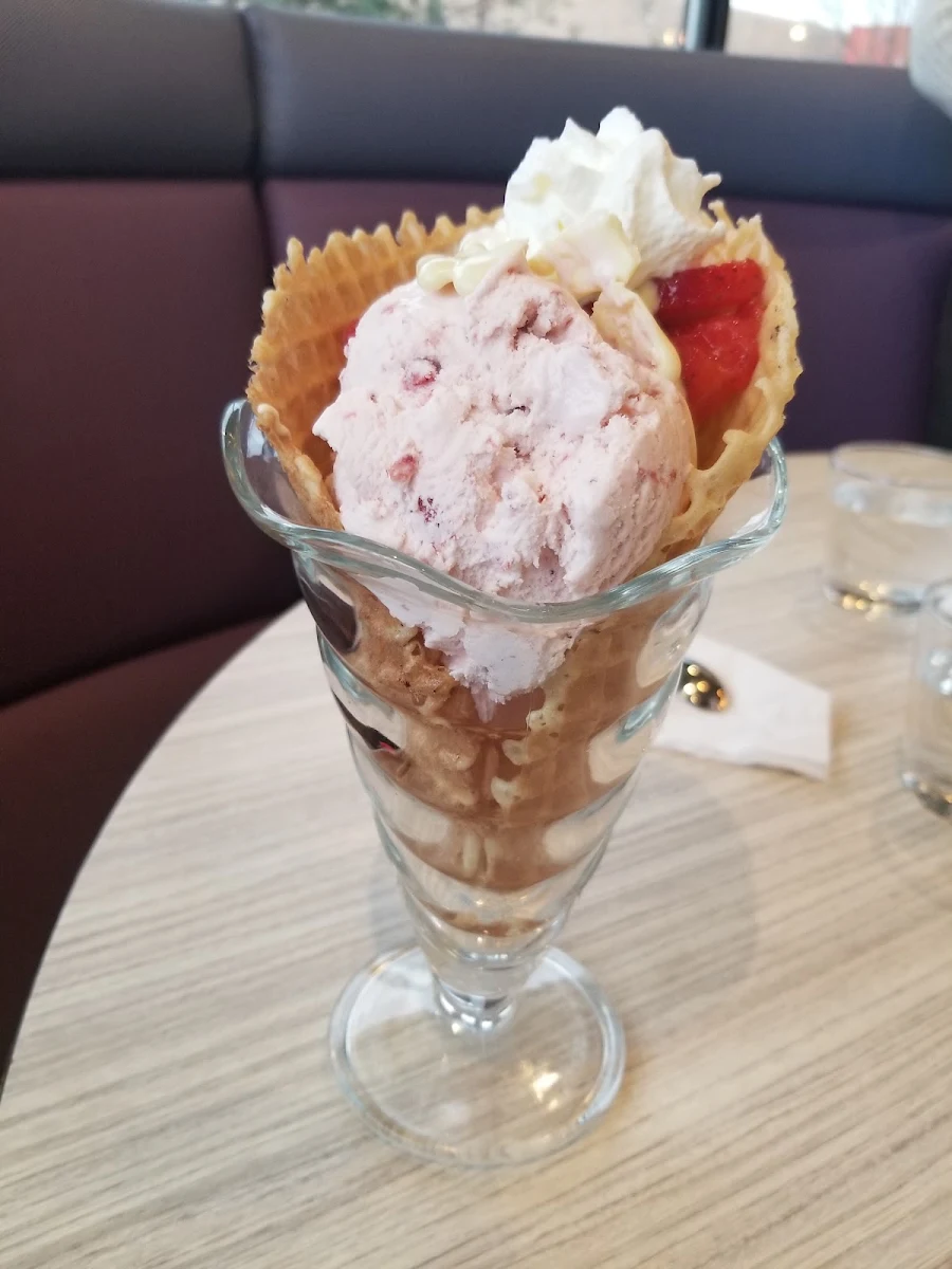 Strawberries and White Chocolate Ice Cream
