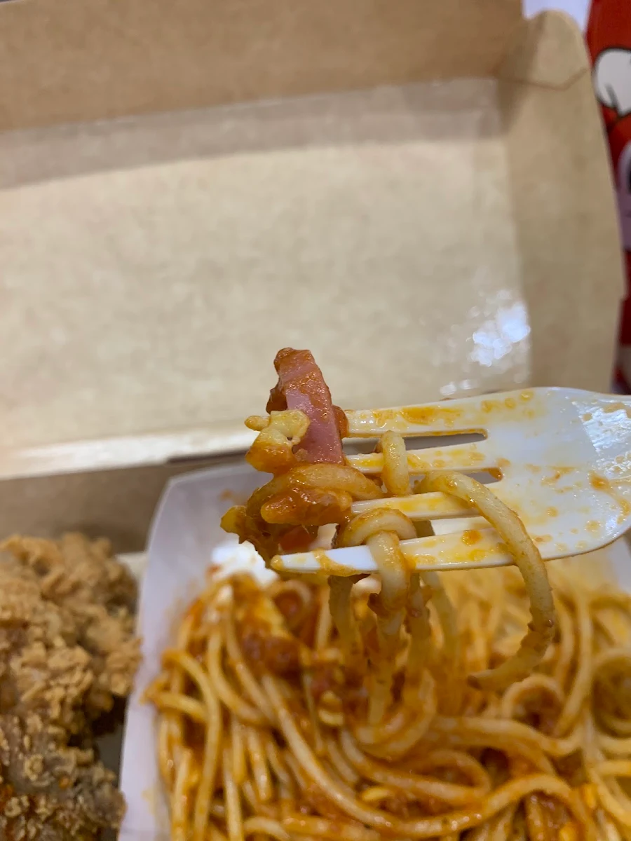 Filipino Spaghetti and Fried Chicken