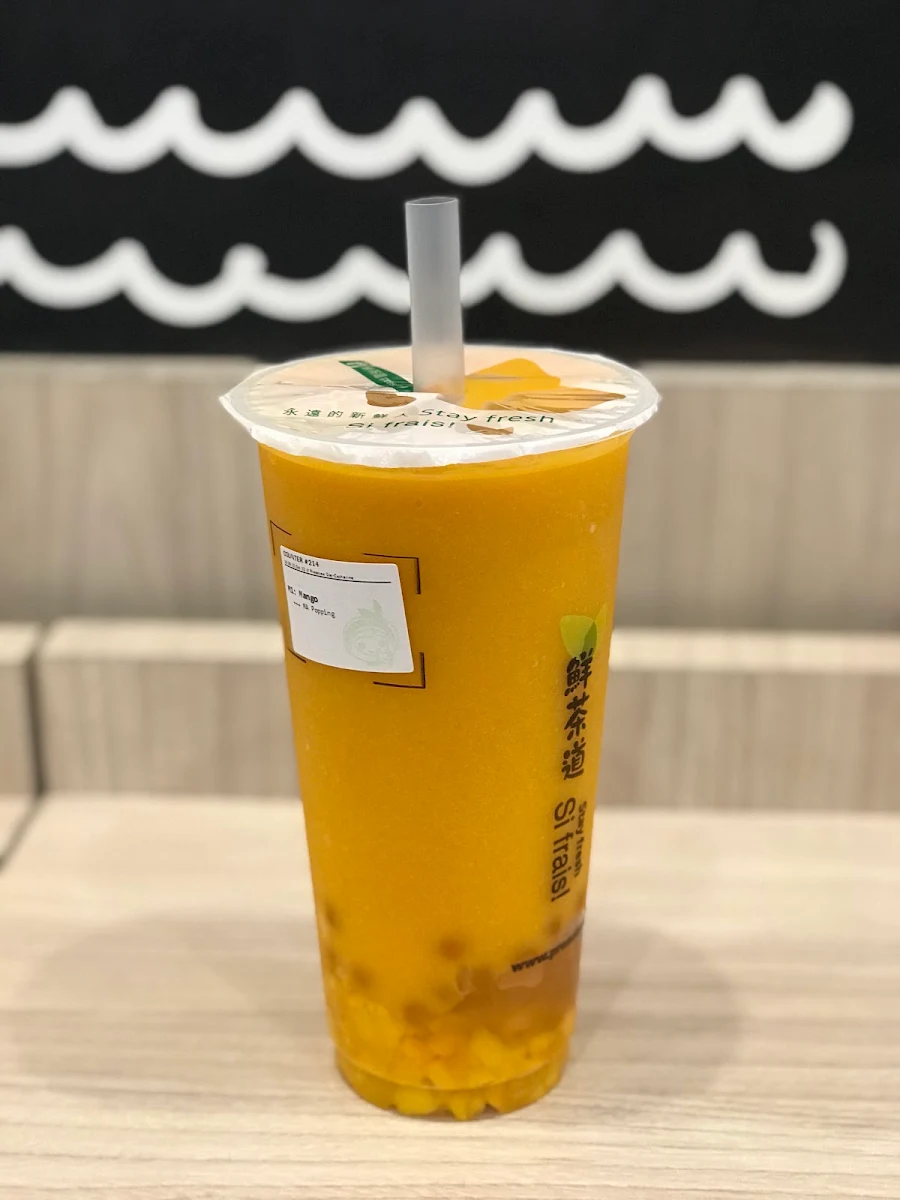 Fresh Mango Slush with Mango Chunks