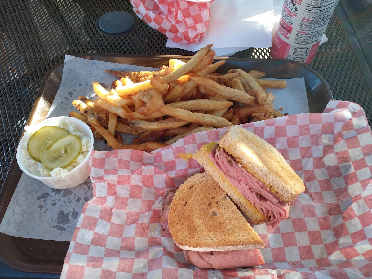 Combo 8 Smoked Meat Sandwich