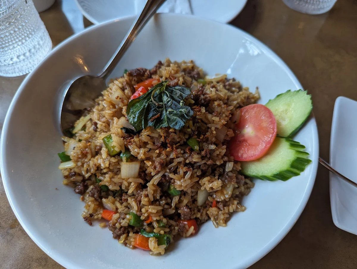 Khao Pad Sapparod Chicken