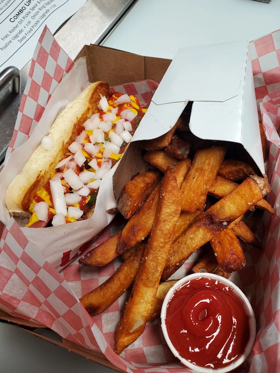 Highlights, Beverley Burgers & Fries / The Great Canadian Country Cabin Chip Hut