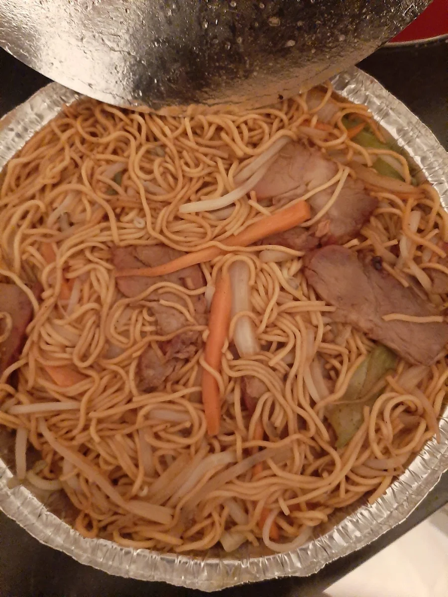 BBQ Pork Lo Mein