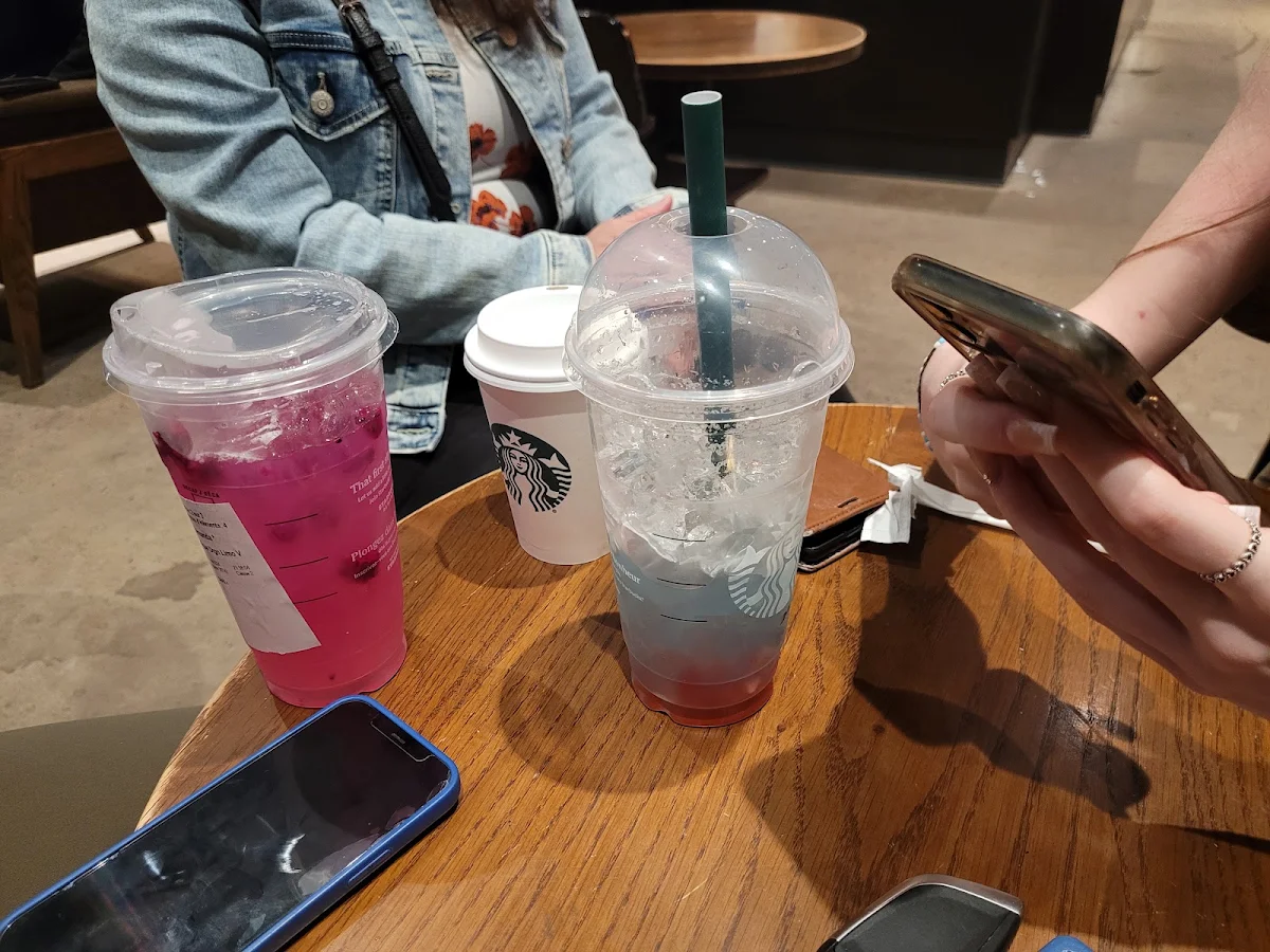 Boissons Starbucks Refreshers Avec Limonade