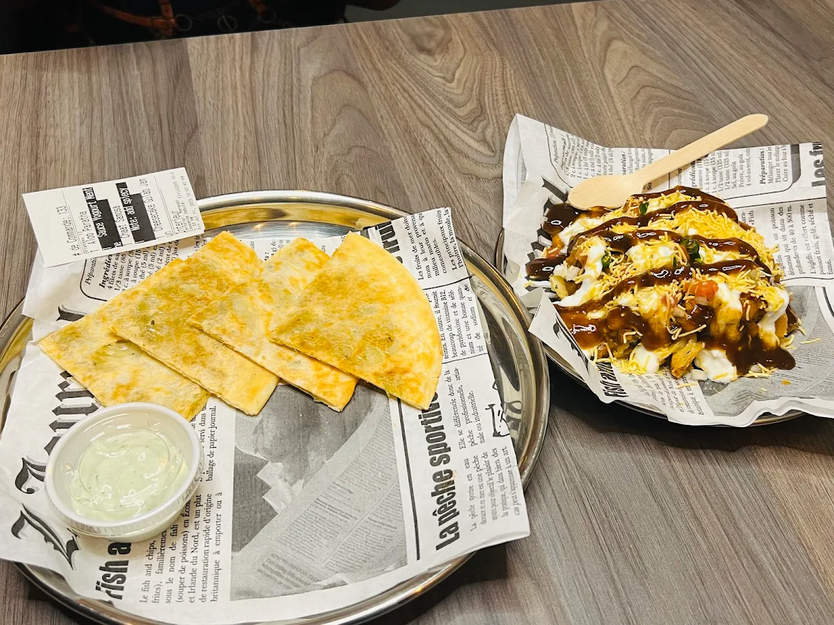 Aalu Paratha And Samosa Chat