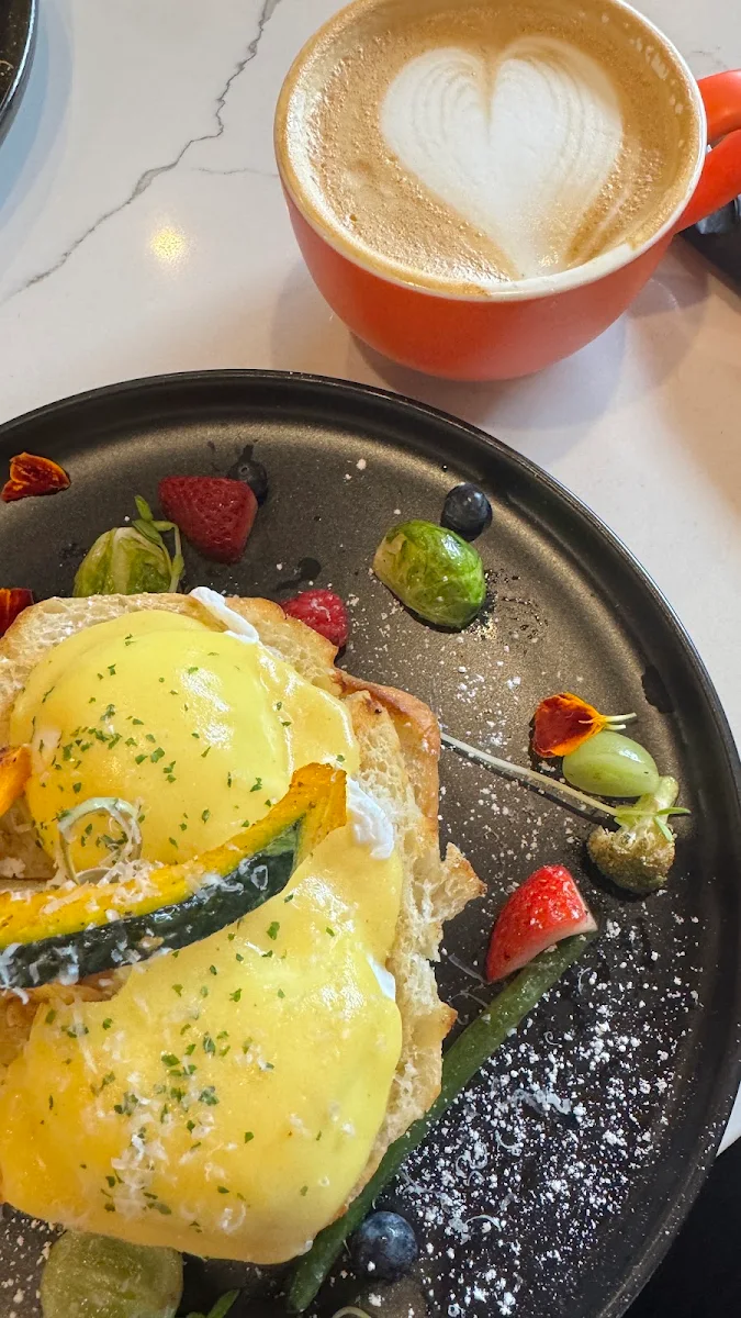 Benedict Eggs, Banette