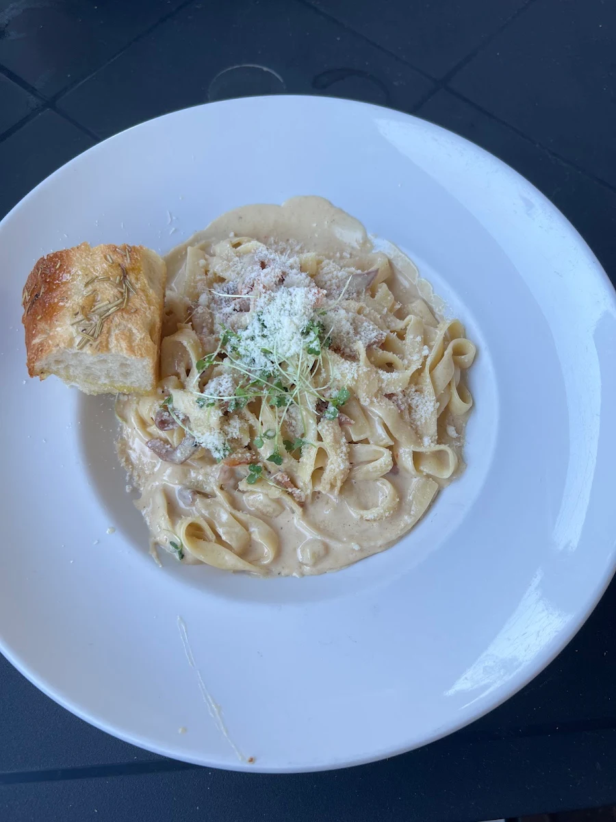Fettuccine Alfredo with Chicken