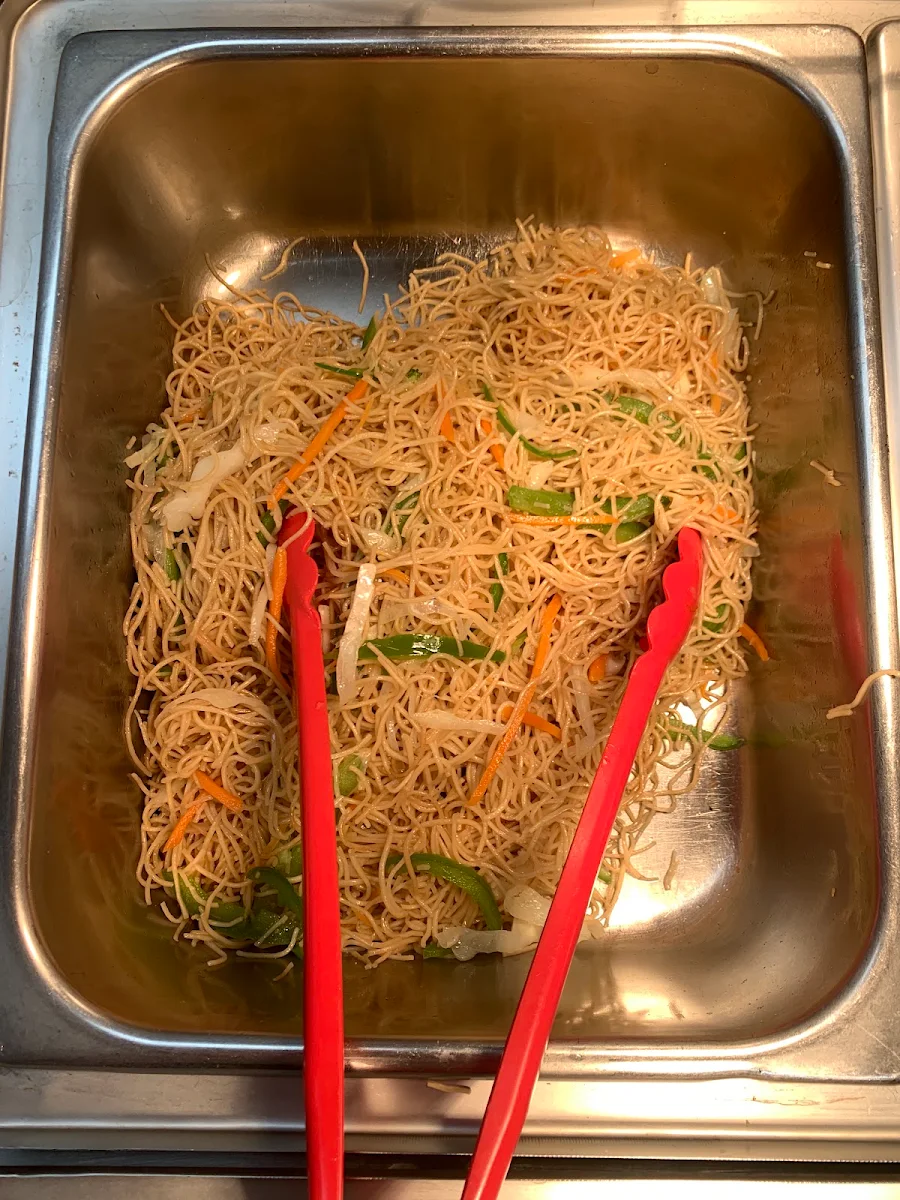 9 Bong Bong Chef's Special Chow Mein