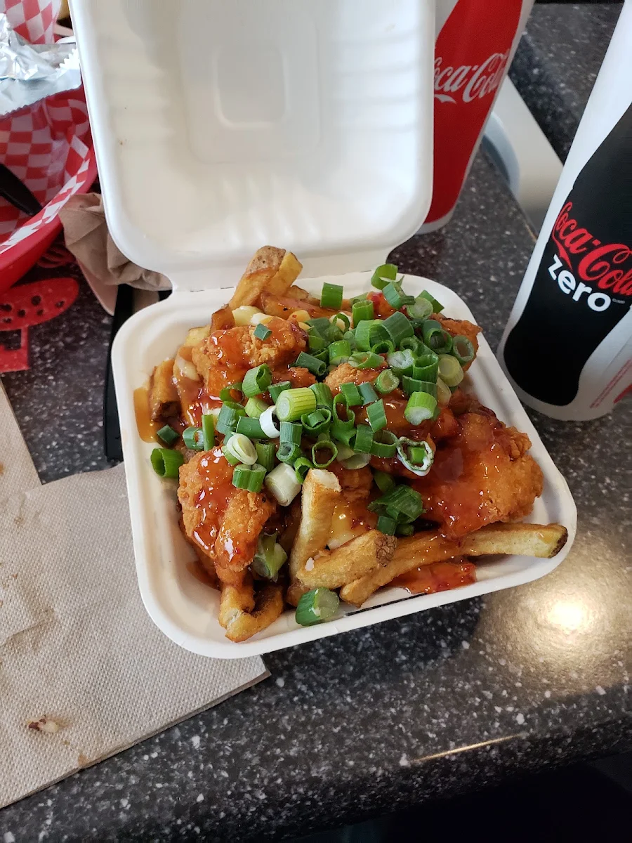 Thai Chicken Poutine