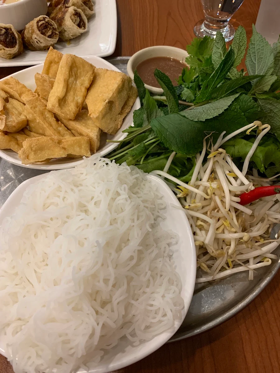 Bún Nem Cua Bể