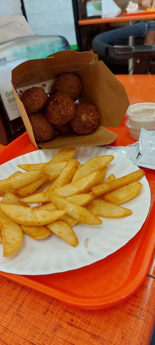 Box Meal with Falafel & French Fries