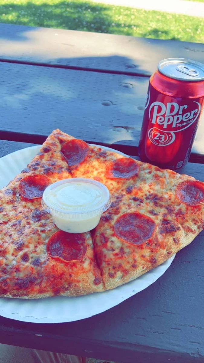 Highlights, MJ's Gourmet Pizza