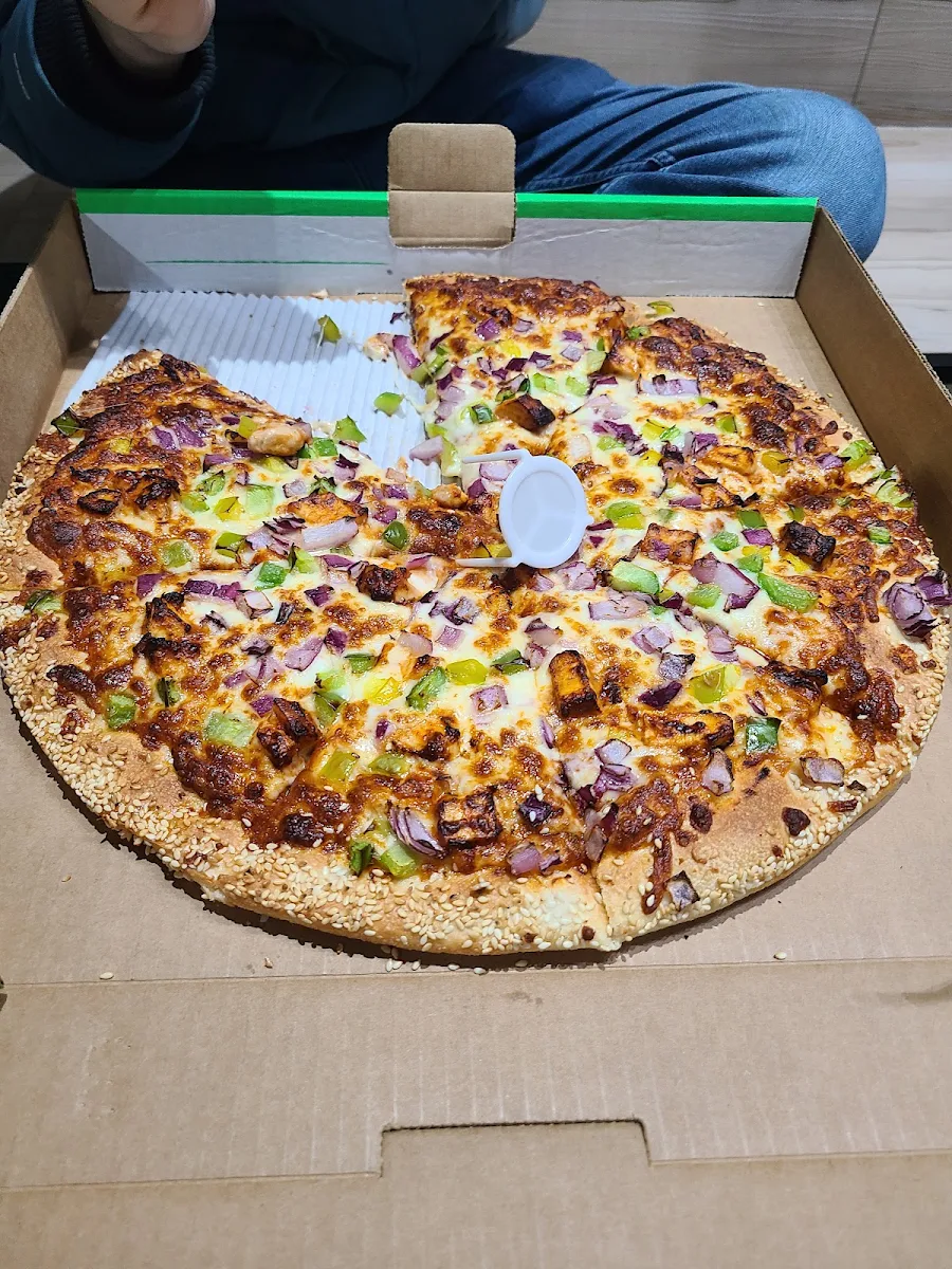 Tandoori Chicken Pizza