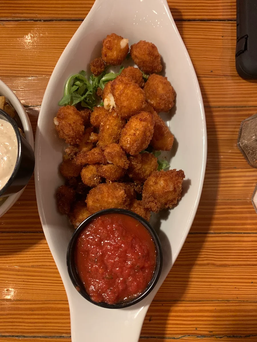 Fried Cheese Curds with Marinara Sauce