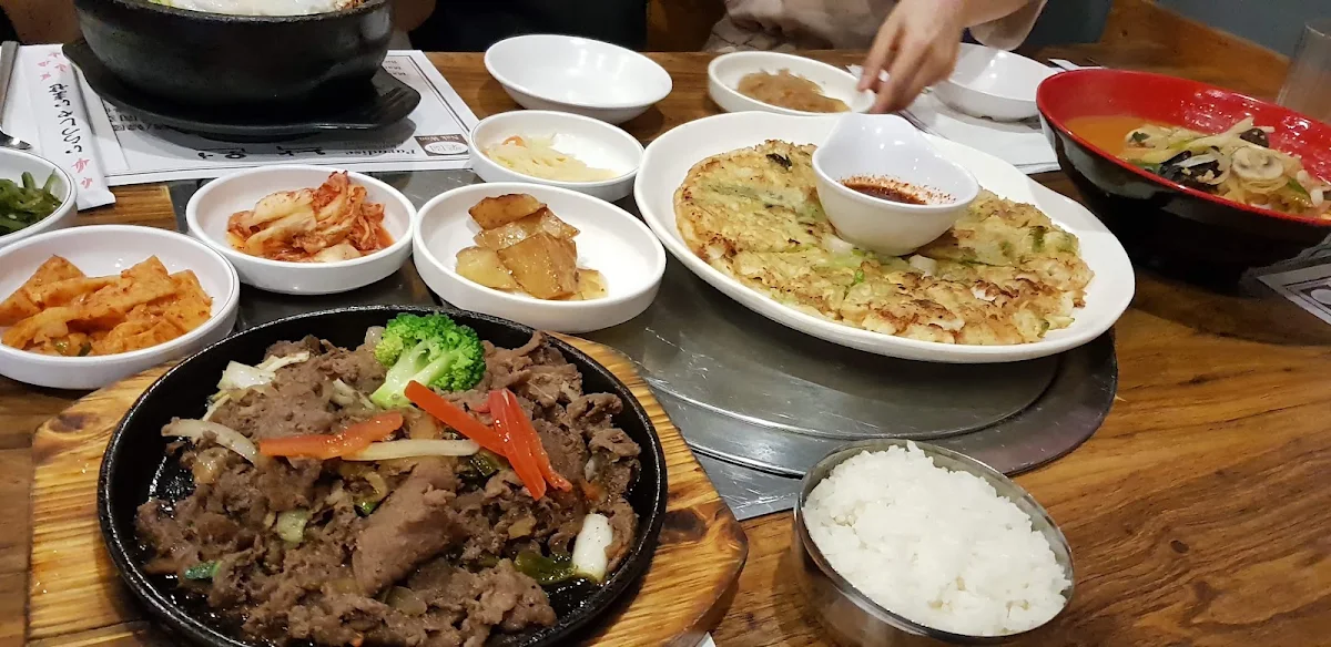 Pork Bone Soup with Banchan