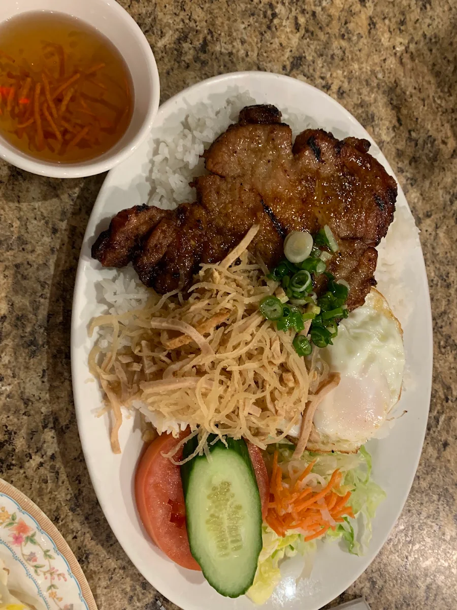 Grilled Lemon Grass Pork Chop on Rice