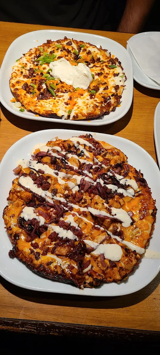 'Kickin’ Chicken Shawarma Pizza