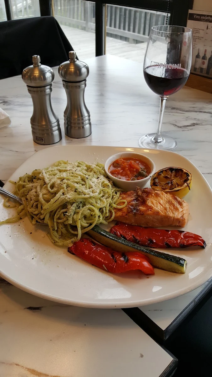 Saumon Et Linguini Pesto Légumes Grillés