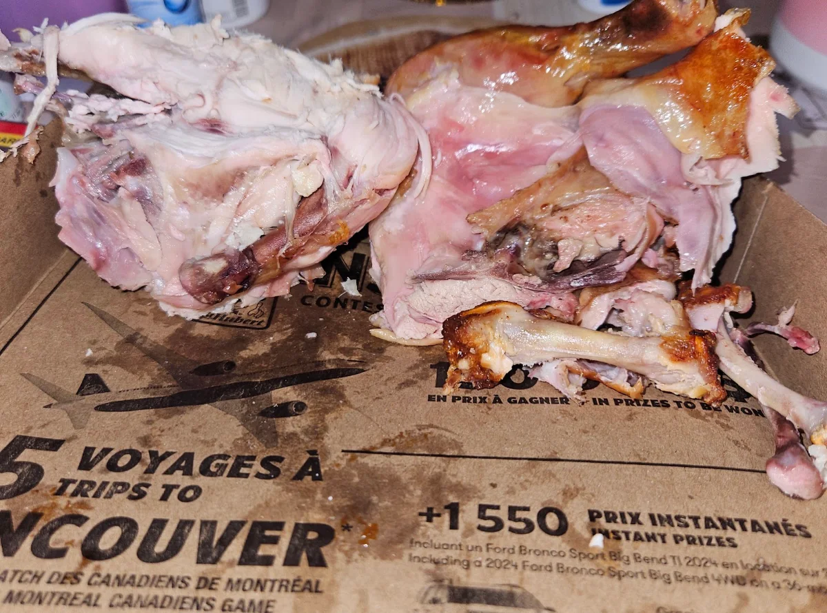 Demi Poulet BBQ Très Déçu Il N Était Pas Cuit Fini Le Poulet BBQ Pour Moi