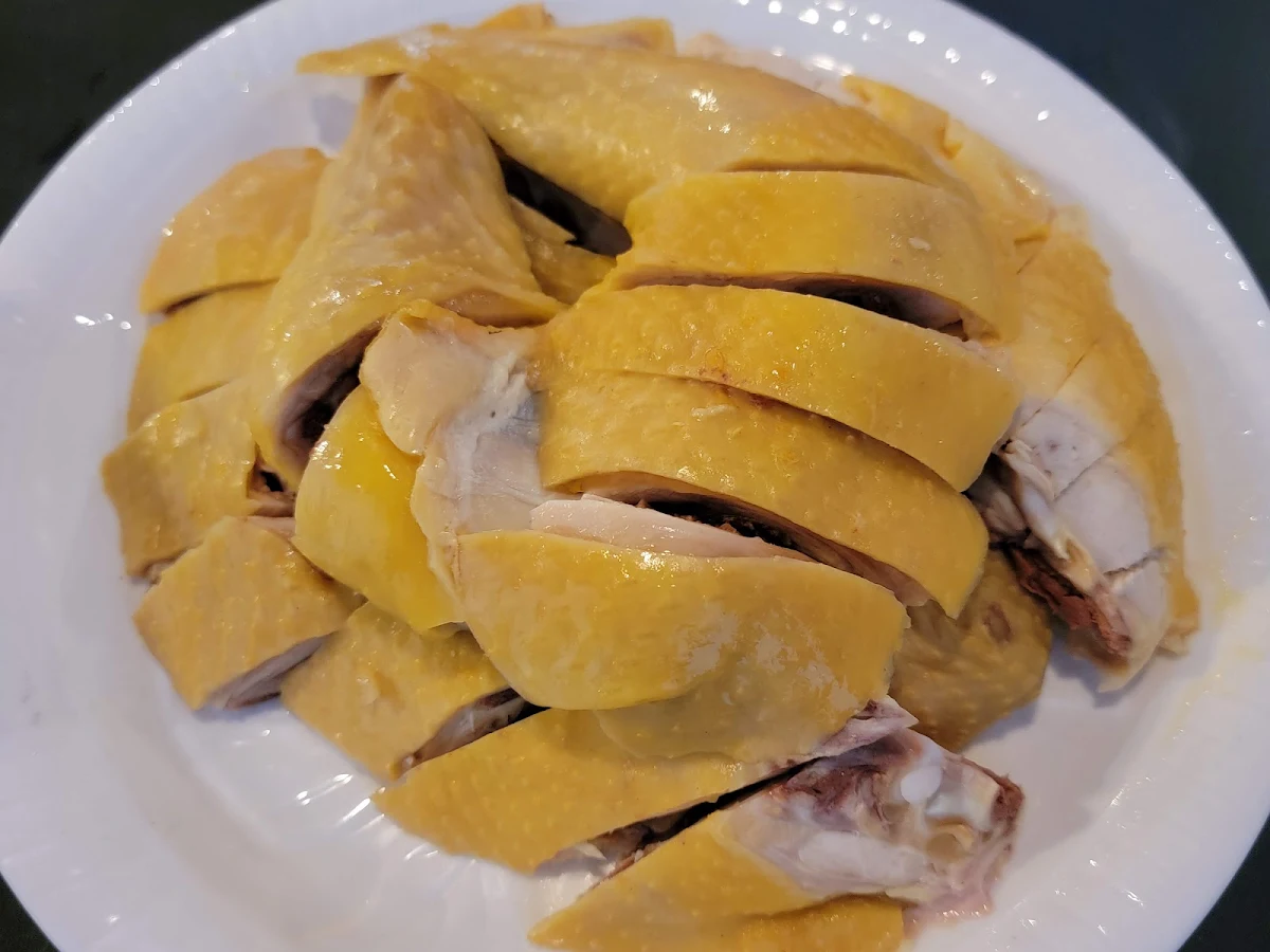 Chicken That Has Been Steamed and Served Cold