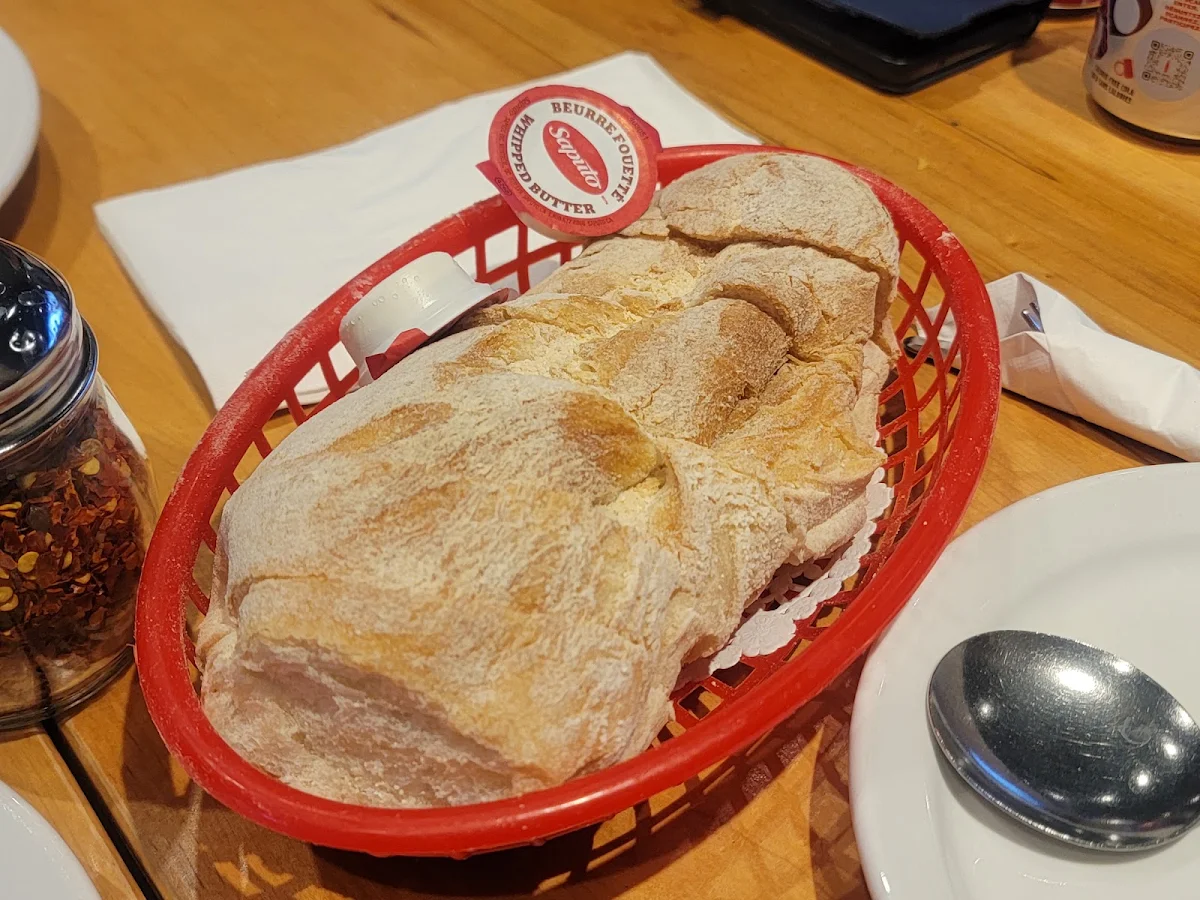Bread, Fred's Bar and Grill