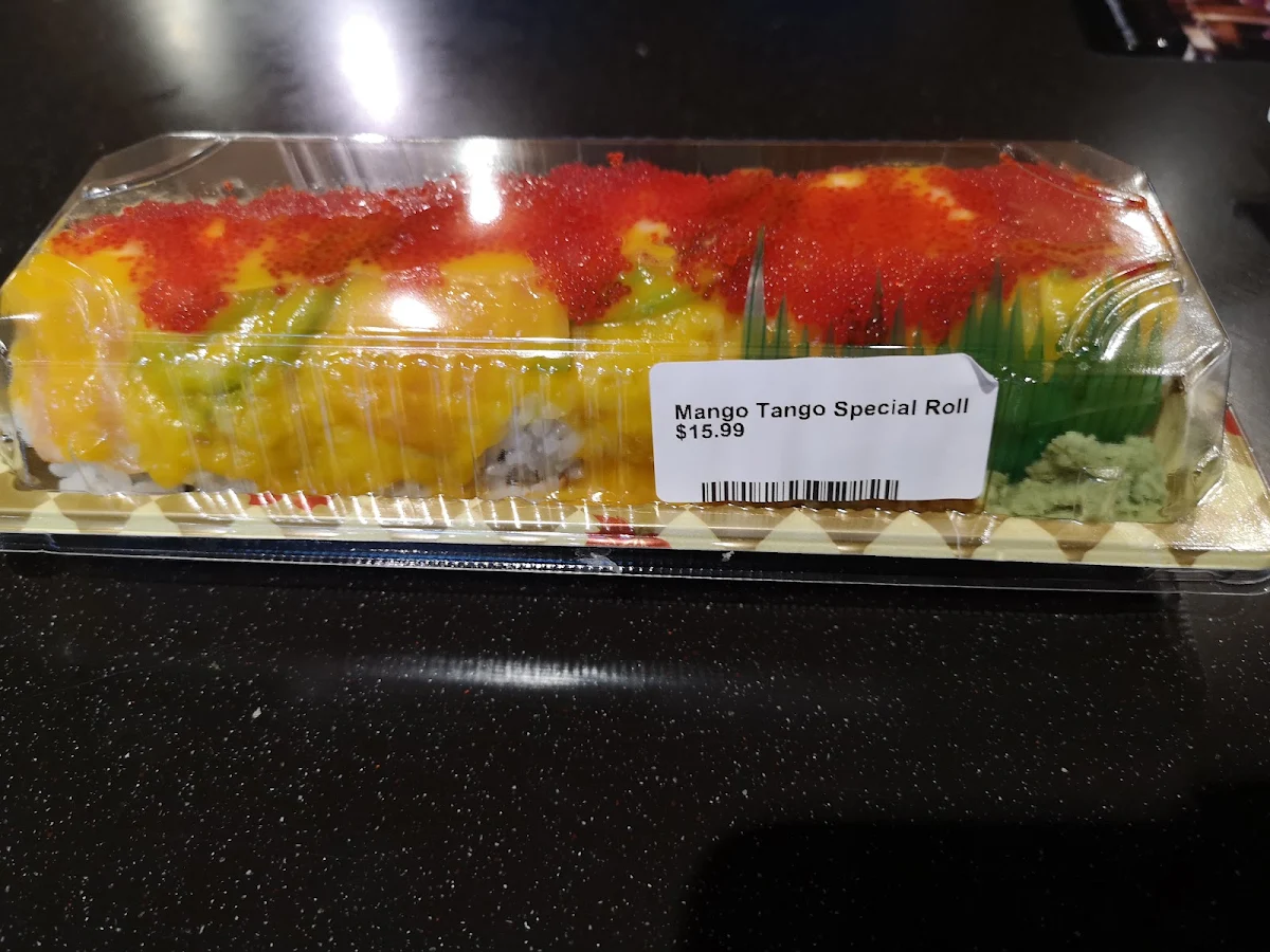 809 Mango Tango Special Roll 8 Pieces
