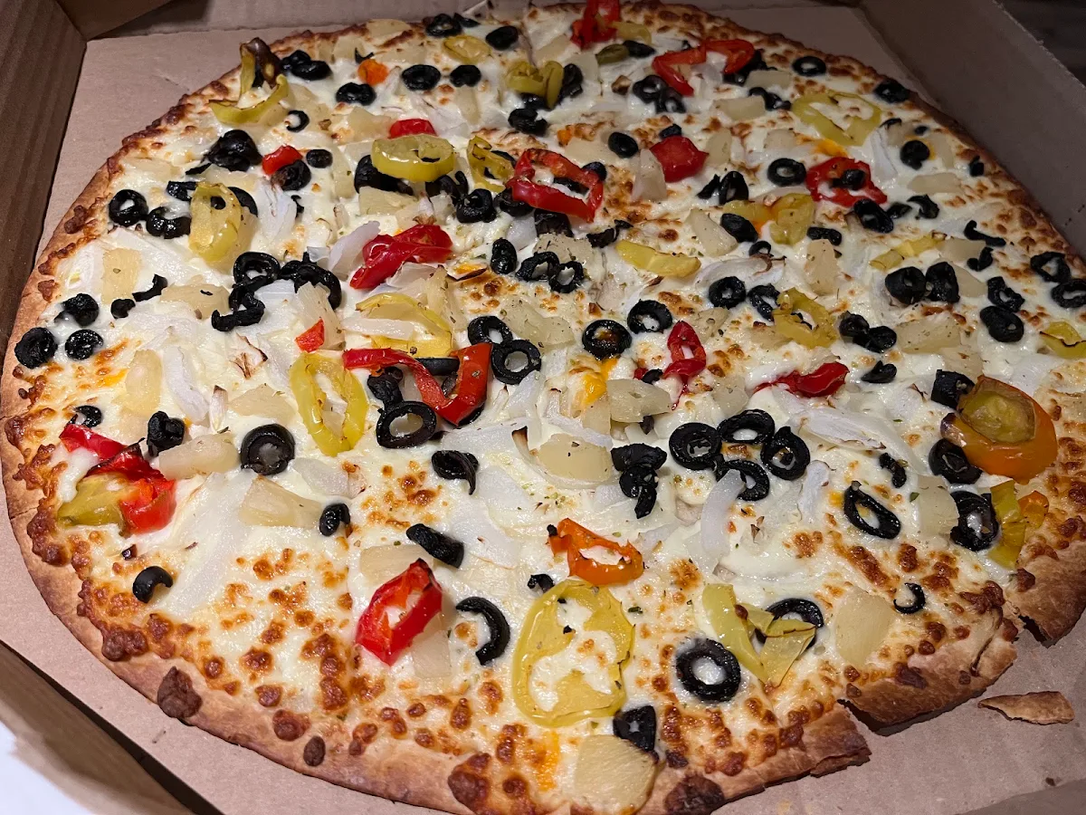 Thin Crust Cheese Vegetable Pizza