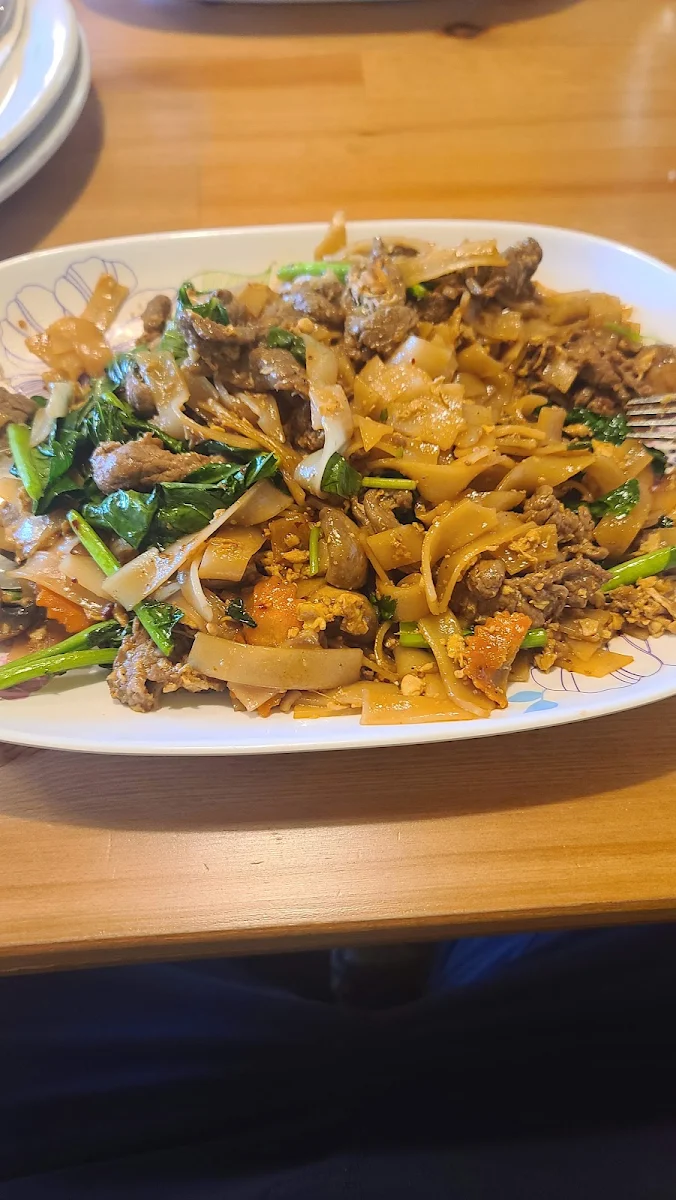 Pad See-EW Noodles