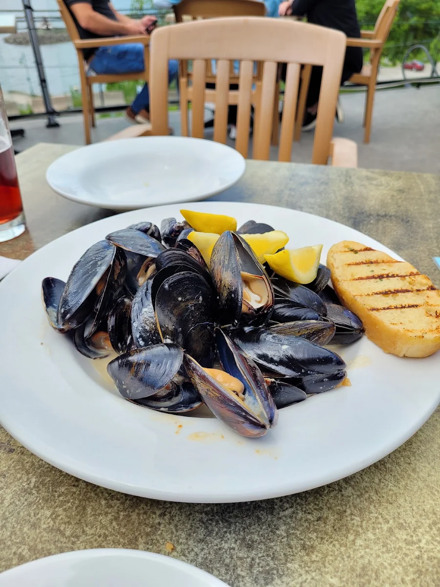 Mussels in White Wine Sauce