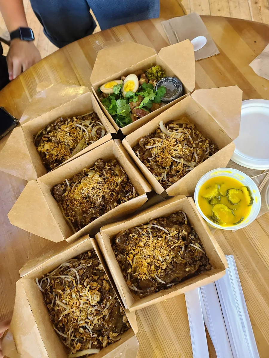 Pad See EW Beef