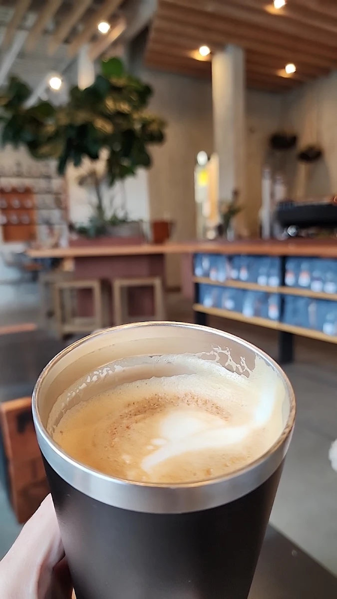 Dark Almond Late 16oz