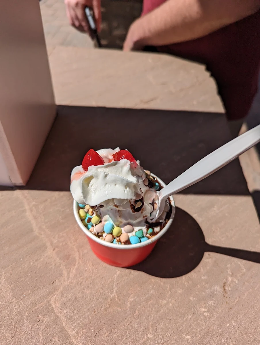 Mini Egg Sundae